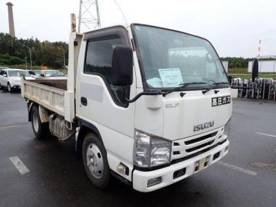 Isuzu ELF Truck
