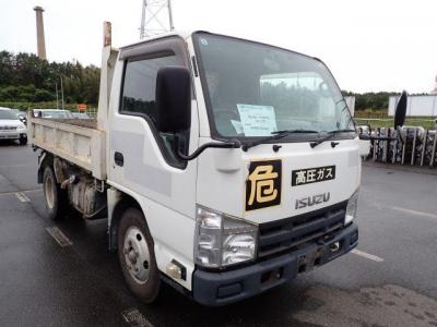Isuzu ELF Truck