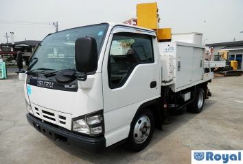 Isuzu ELF VAN
