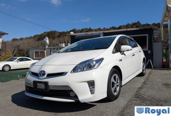 Toyota Prius PHV