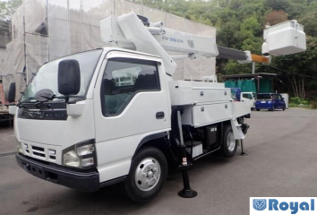 Isuzu ELF VAN