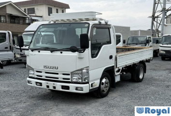 Isuzu ELF VAN