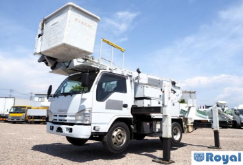 Isuzu ELF VAN