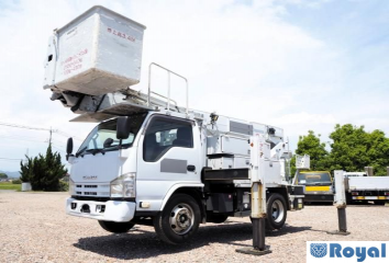 Isuzu ELF VAN