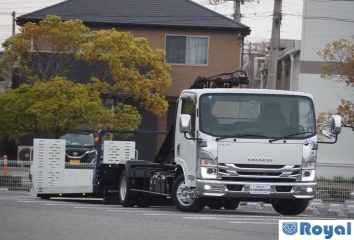 Isuzu ELF VAN