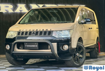 Mitsubishi Delica D:5