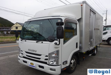 Isuzu ELF VAN
