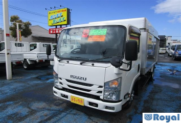Isuzu ELF Truck