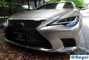 Lexus LS