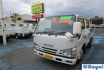 Isuzu ELF Truck