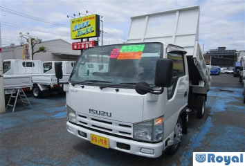 Isuzu ELF Truck