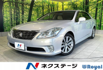 Toyota Crown Sedan
