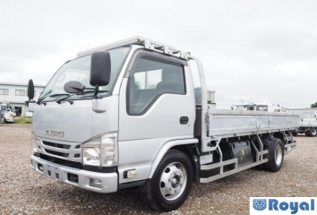 Isuzu ELF VAN