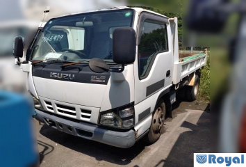 Isuzu ELF VAN