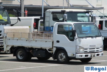 Isuzu ELF VAN