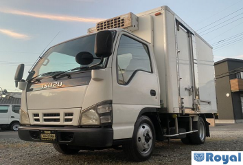 Isuzu ELF VAN