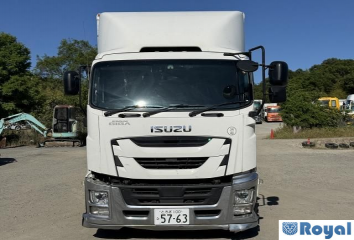 Isuzu Giga