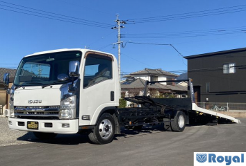 Isuzu ELF Truck