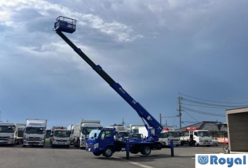 Isuzu ELF VAN