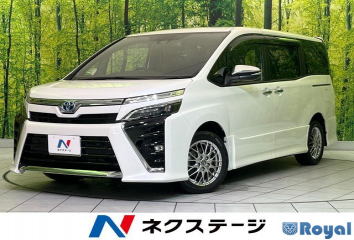 Toyota Voxy Hybrid