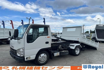 Isuzu ELF VAN