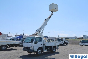 Isuzu ELF VAN
