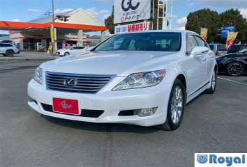 Lexus LS