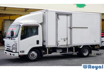 Isuzu ELF VAN