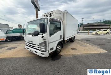 Isuzu ELF VAN