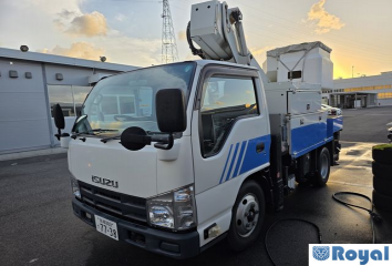 Isuzu ELF VAN