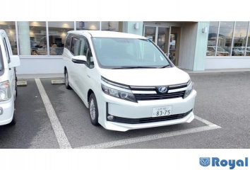 Toyota Voxy Hybrid