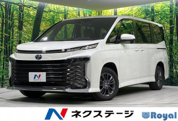 Toyota Voxy Hybrid