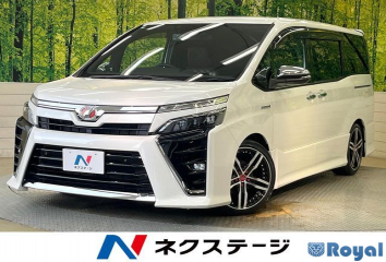 Toyota Voxy Hybrid