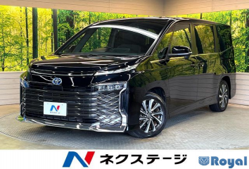 Toyota Voxy Hybrid