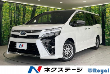 Toyota Voxy Hybrid
