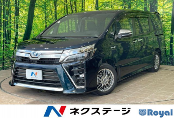 Toyota Voxy Hybrid