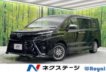 Toyota Voxy Hybrid