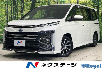 Toyota Voxy Hybrid