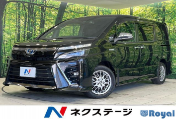 Toyota Voxy Hybrid