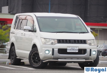 Mitsubishi Delica D:5