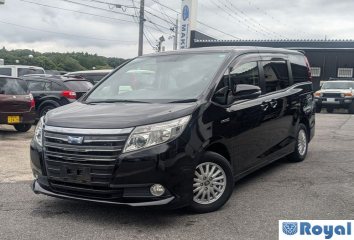 Toyota Noah Hybrid