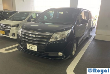 Toyota Noah Hybrid