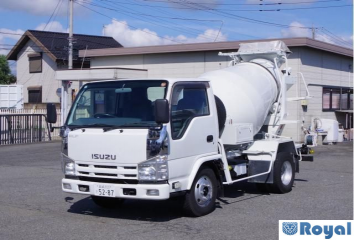 Isuzu ELF VAN