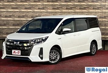 Toyota Noah Hybrid