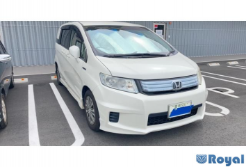 Honda Freed Spike Hybrid