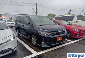 Toyota Voxy Hybrid