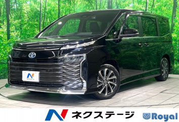 Toyota Voxy Hybrid