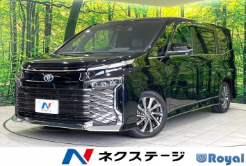 Toyota Voxy Hybrid