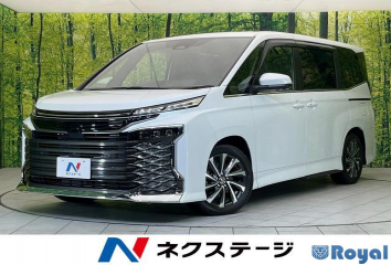Toyota Voxy Hybrid