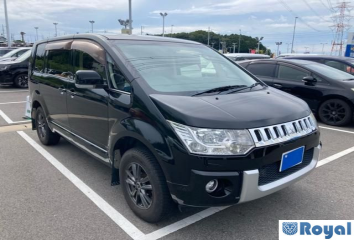 Mitsubishi Delica D:5